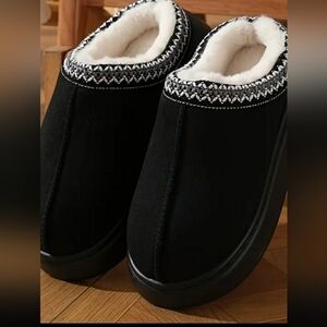 Unisex Black Loafers Size 44-45